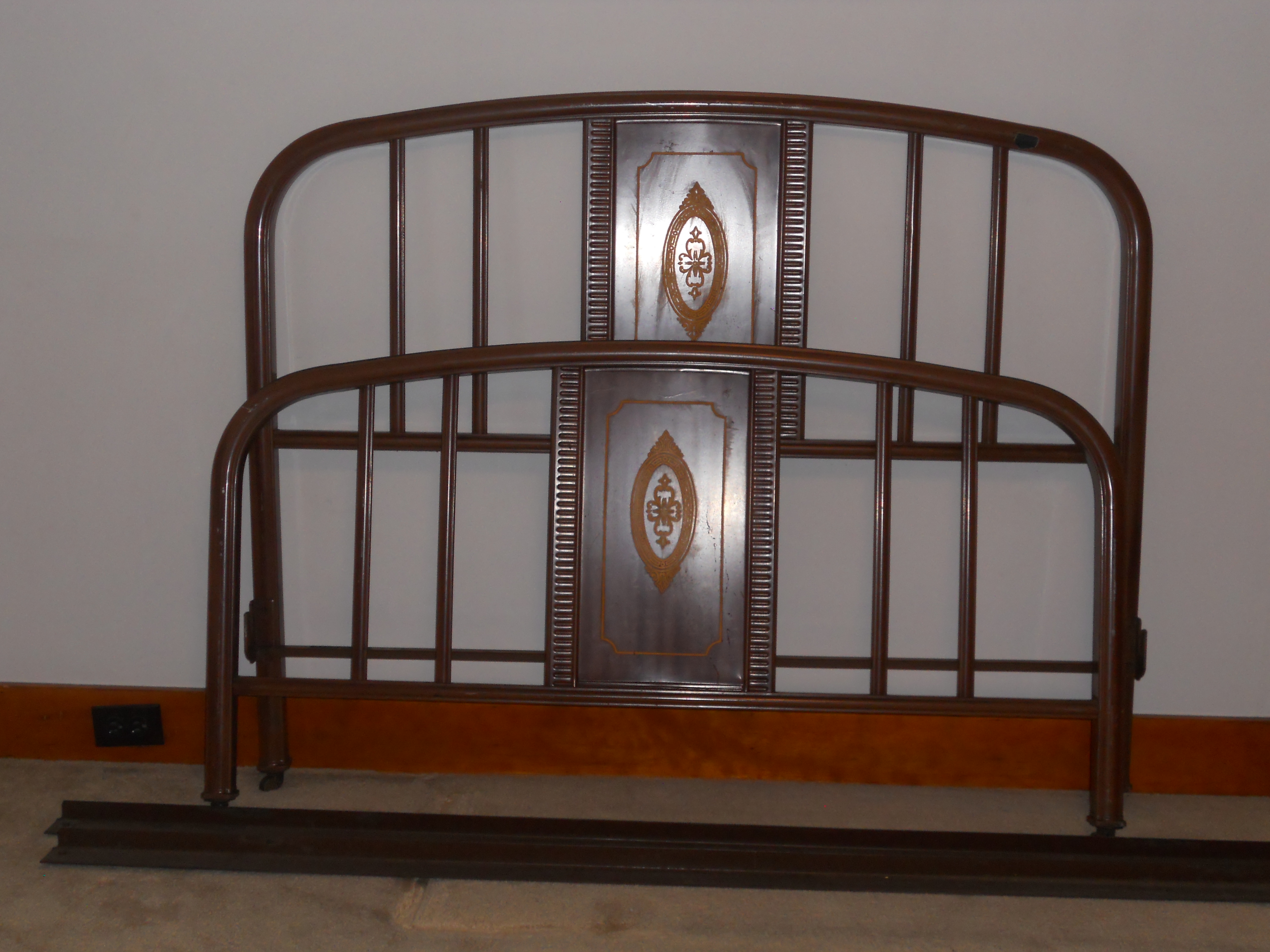 Vintage Metal Bed Frame 101